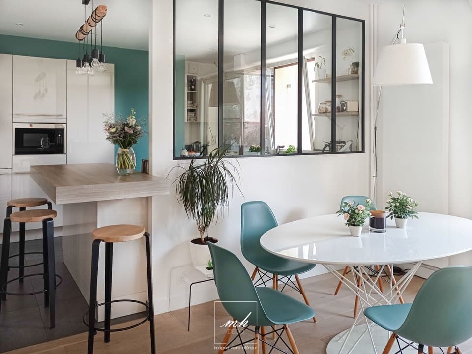 Rénovation et décoration d'une cuisine dans un appartement de Montrouge par MH DECO