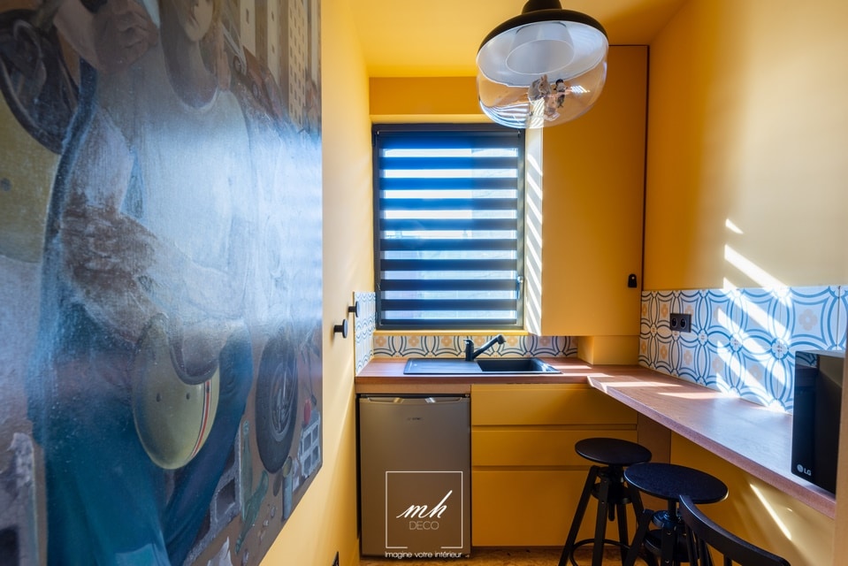 Rénovation du coin cuisine au sein d'un appartement situé à Mers-les-Bains par MH DECO