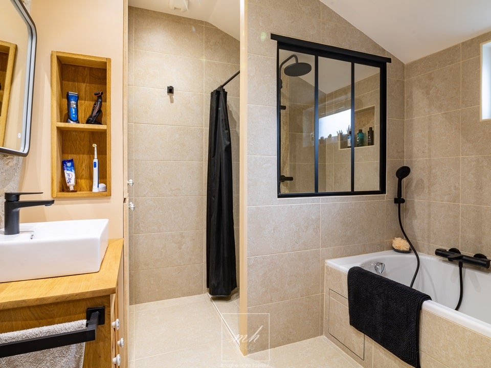 Rénovation de salle de bains à Senlis par David Prudhomme, architecte d'intérieur MH DECO
