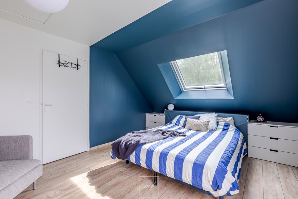 Une chambre à coucher ambiance feutrée, apaisante et lumineuse par MH DECO
