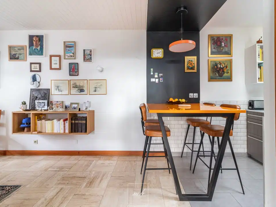 Rénovation d'un espace de vie dans une maison à Eu par MH DECO Le Tréport