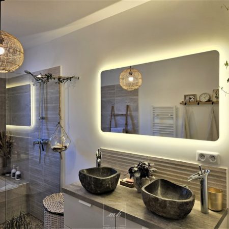 Aménagement d'une salle de bains à l'ambiance zen par MH DECO Hyères