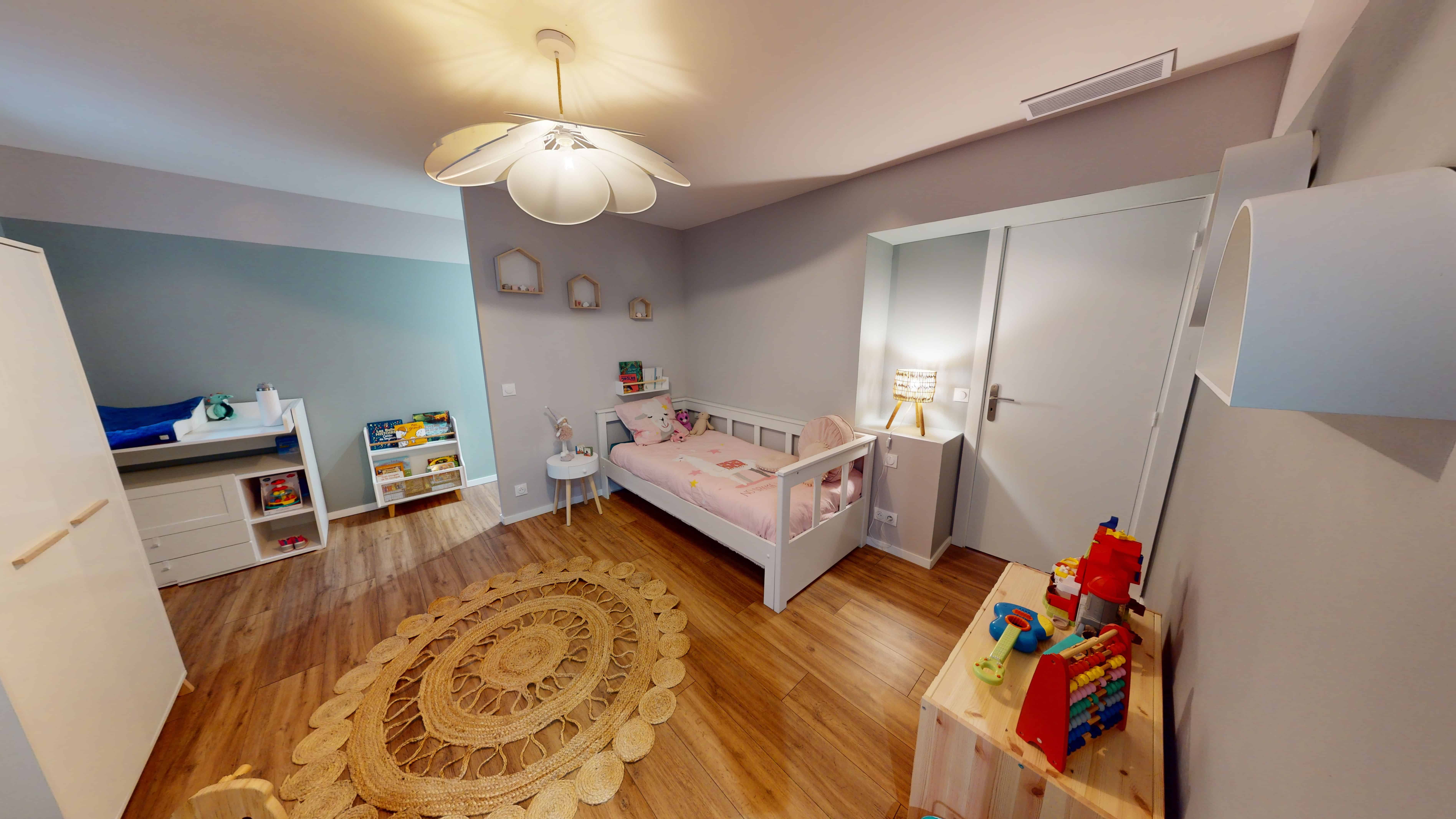 Transformation d'une chambre enfant au sein d'une maison située à Grasse pensé par MH DECO