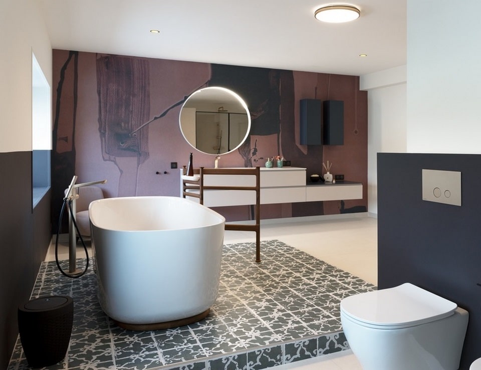 Une salle de bains luxueuse à Vantaux par Francesca, architecte d'intérieur MH DECO à Metz