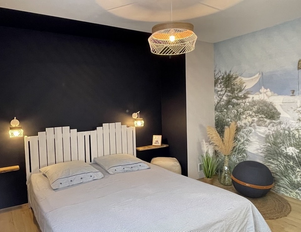 Une chambre parentale créée à Bonchamps-les-Laval par Adeline Carpentier, notre décoratrice d’intérieur dans la Mayenne.
